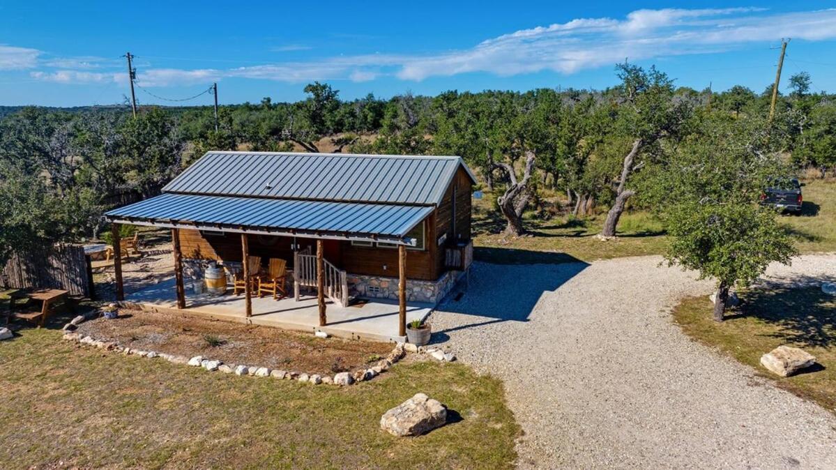 Rockin' R - Rustic Star Cabin Фредериксберг Экстерьер фото