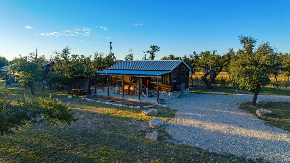 Rockin' R - Rustic Star Cabin Фредериксберг Экстерьер фото