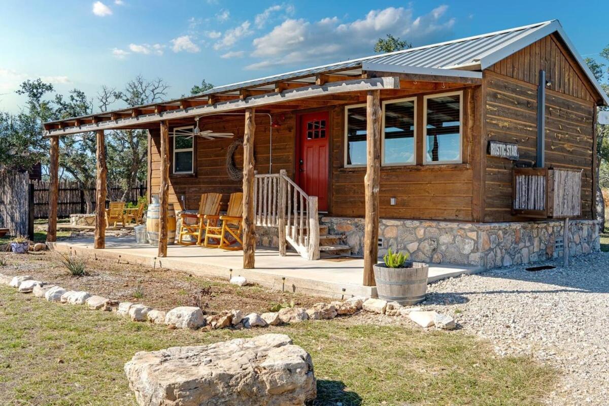 Rockin' R - Rustic Star Cabin Фредериксберг Экстерьер фото